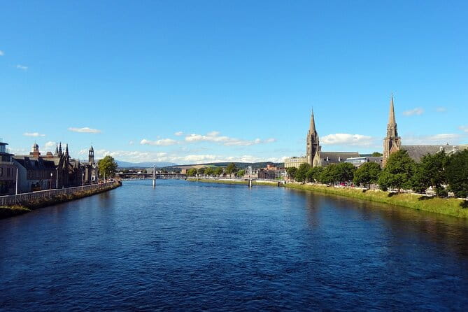 2 Days on the Loch Ness Canal of Caledonia and the Highlands - Blair Castle: Scottish Legend and Royal Heritage