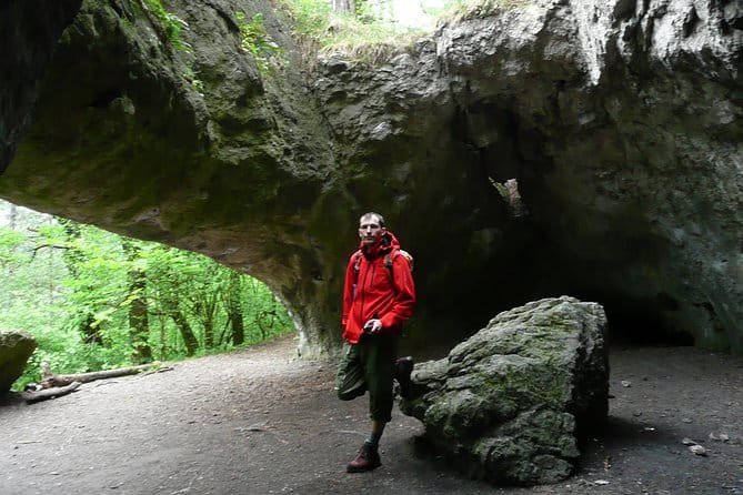 2-Hour Private Hiking Tour Helenental Castles Hike from Vienna - The Path and the Ruins: What to Expect on the Trail