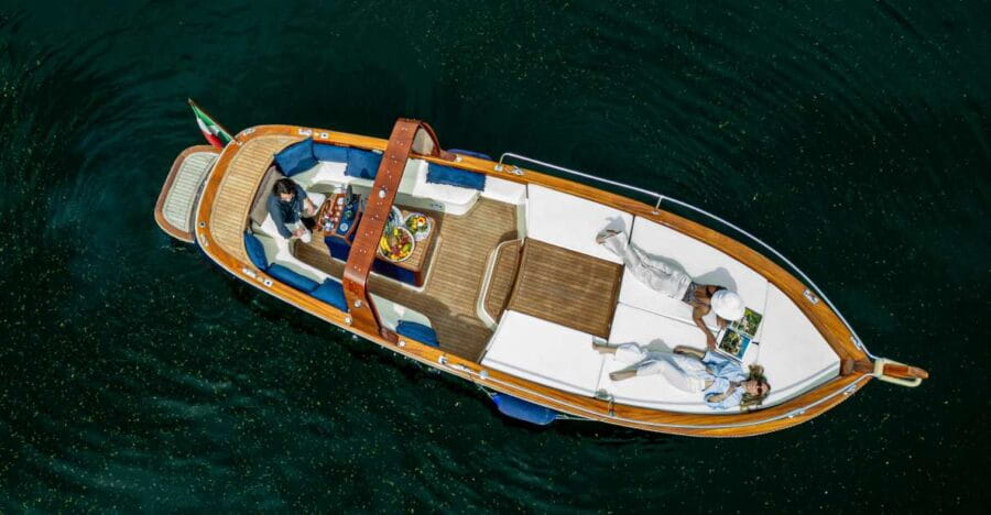 2 hours Private Boat Tour on Como Lake Bellagio (Wood Boat) - How the Itinerary Unfolds: Scenic Highlights and Iconic Villas