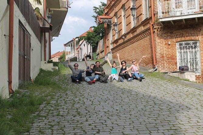 3-day Sightseeing tour by Visit-geo - FAQ