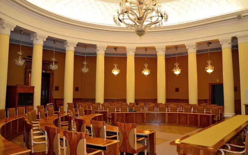 4 hour: Palace of Culture & Science and Lazienki Park - Entering the Heart of Warsaw’s Skyline: The Palace of Culture & Science