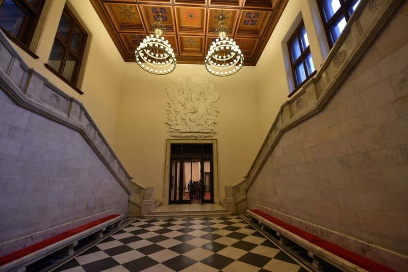 4 hour: Palace of Culture & Science and Wilanow Palace - Who Should Book This Tour?