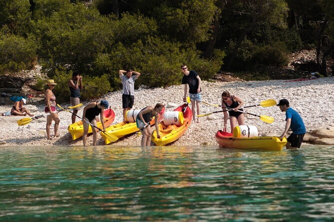 4 Hours Sea Kayaking from Komia - Entering the Coastline: What to Expect from the Tour