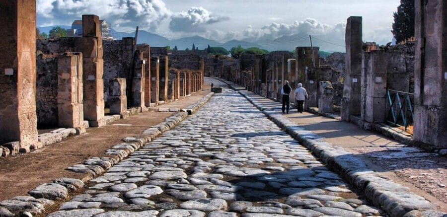 4H Pompeii Private Tour with Villa Dei Misteri included - Entering Pompeii: Setting the Stage for Discovery