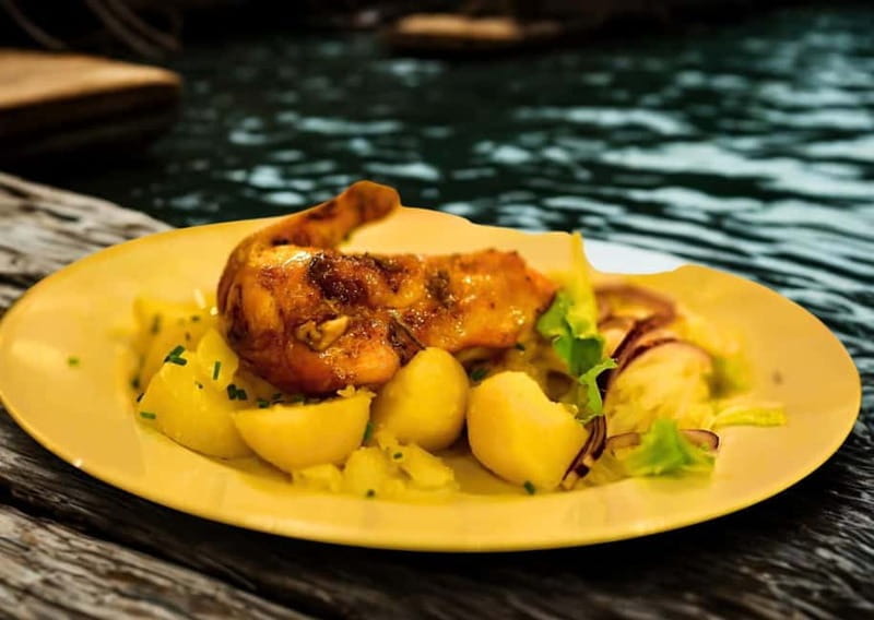 5h All-in SUMMER Tour River Cruise, Castle, Lunch & Treats - The Water and the Art of Relaxation: Timber Raft Cruise