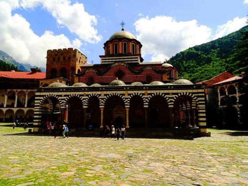 7 Rila lakes and Rila monastery day tour from Sofia - Entering Bulgaria’s Natural Wonderland: Rila Lakes and Rila Monastery