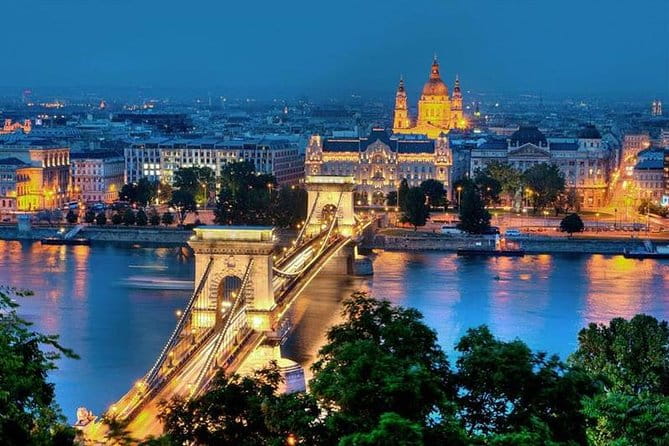 8 days European Highlights PRIVATE TOUR from Budapest including Budapest Vienna Prague and Bratislava - Exploring Budapest in Depth: Culture, Views, and Relaxation