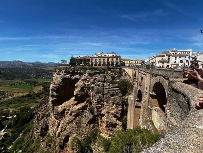ab Marbella/Estepona: VIP-Tour Ronda + Setenil d. l. Bodegas - The Convenience of a Private, Flexible Tour