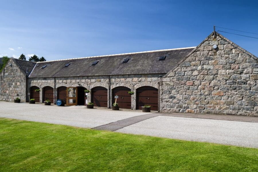 Aberdeen, Shire Castle & Distillery Private Group Day Tour - What to Expect at Each Stop
