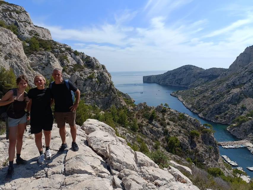 Absolut Calanques de Marseille. Canyons, fisher village and turquoise beach - Canyons and Coves: Nature’s Hidden Treasures