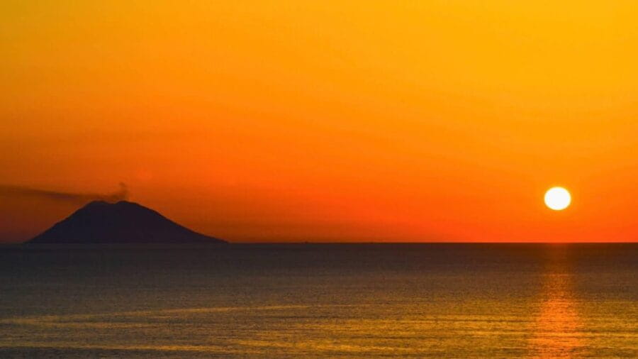 Aeolian Islands mini cruise with Stromboli by night - Who Would Love This Experience?