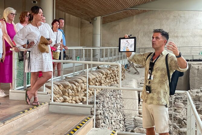 Akrotiri Private Guided Tour with an Archaeologist - The Guided Experience: What to Expect at Each Stop