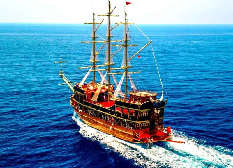 Alanya: Deluxe Boat Tour with Soft Drinks Lunch & Foam Party - Scenic Cruising and Landmark Views