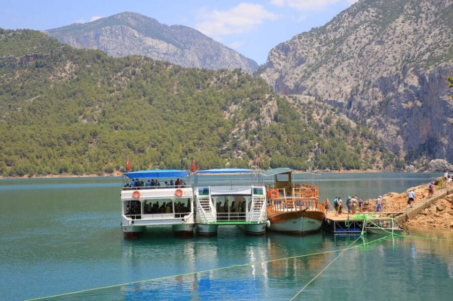 Alanya: Green Canyon Boat Trip with Lunch and Hotel Pickup - Entering the Green Canyon: What Makes It Special
