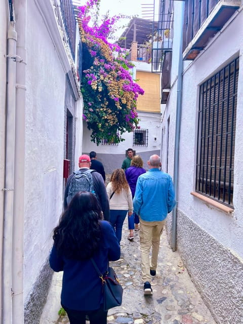 Albayzín: Granada's Albayzín Tour with Food Tasting - Who Would Love This Tour?