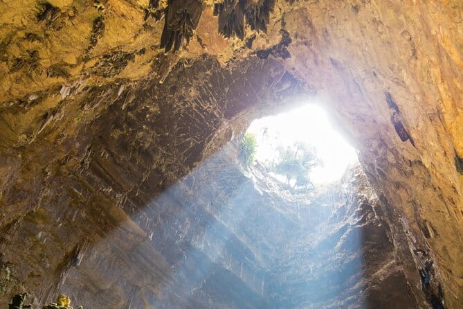 Alberobello, Castellana Caves and Polignano Guided Tour from Bari - Exploring Alberobello: A Fairytale Village of Trulli