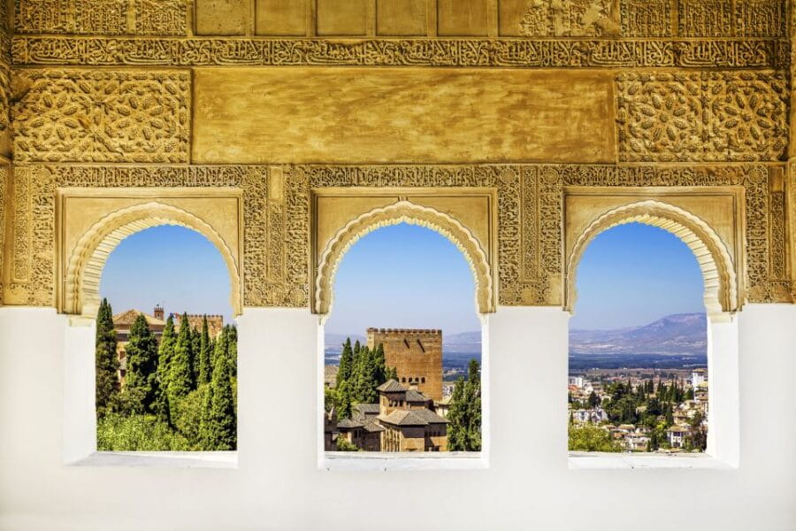 Alhambra, Nasrid Palaces, and Generalife 3-Hour Guided Tour - Entering The Alhambra: What to Expect