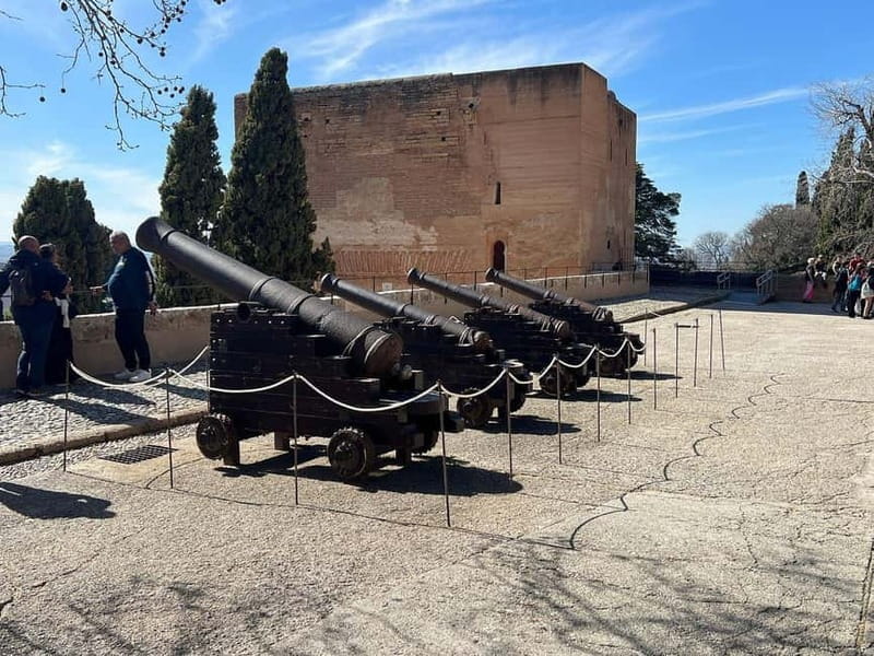 Alhambra Surroundings: History, Architecture and Legends - Logistics and Practical Tips