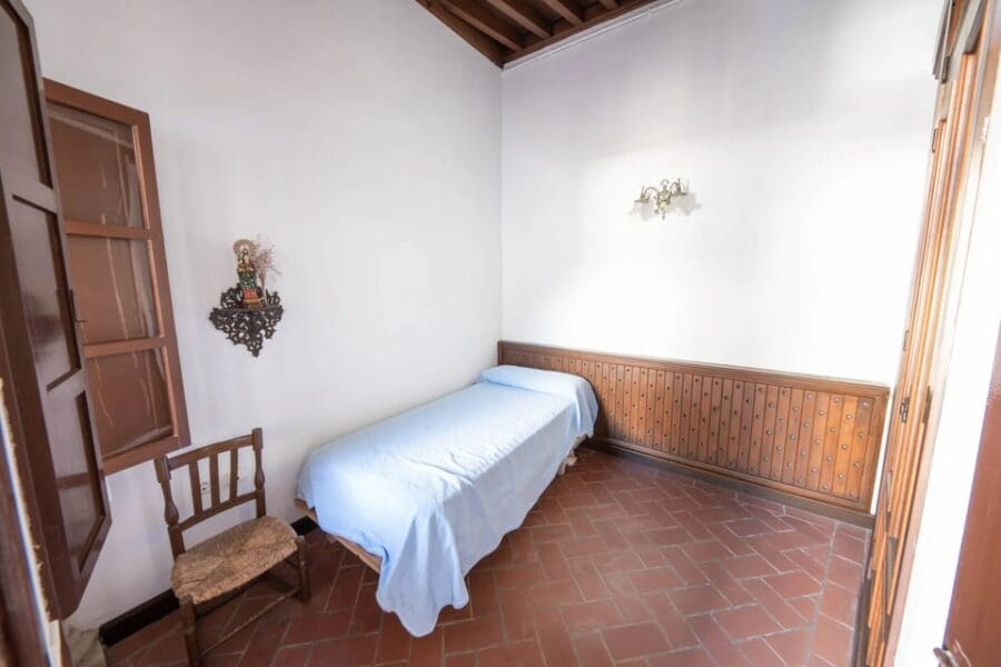 Almería: Cathedral and Monastery of Las Puras Guided Tour - Price and Logistics: A Good Deal