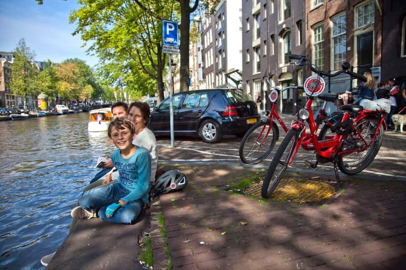 Amsterdam: 1/2/3-Hour or Full-Day Bike Rental with Lock - Venturing into Amsterdam’s Famous Districts and Beyond