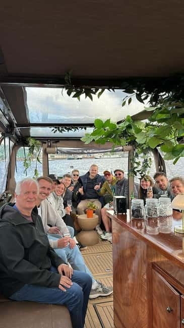Amsterdam: Covered Canal Cruise with Drinks & Bites - The Benefits of a Small, Private-Feeling Tour