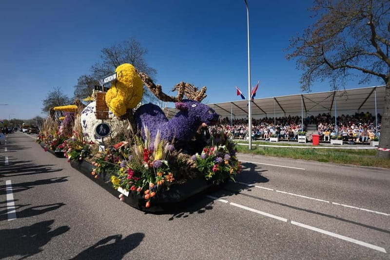 Amsterdam: Day Trip to Flower Parade & Keukenhof on April 18 - Keukenhof Gardens: The Floral Wonderland