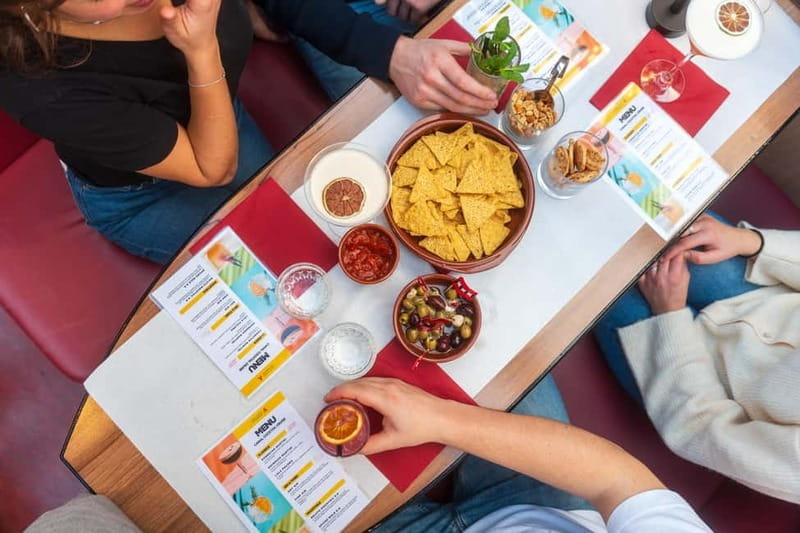 Amsterdam: Evening Cocktail Cruise Along The Canals - Setting Sail: What to Expect on the Cruise