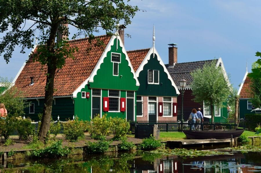 Amsterdam: Keukenhof and Zaanse Schans Live Guided Day Tour - Keukenhof: The Flower Garden of Dreams