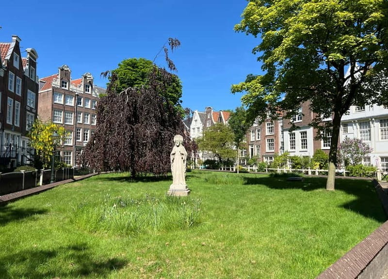 Amsterdam: Urban Legends and History Tour with Local Guide - Entering the World of Amsterdam’s Legends