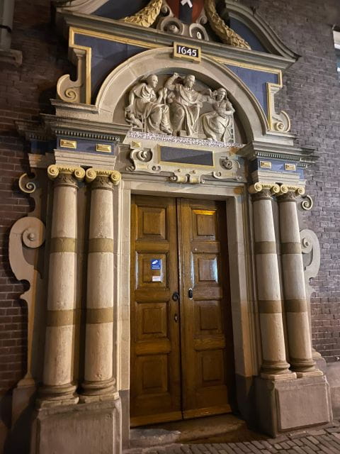 Amsterdams Ghostly Experiences Group Tour - Exploring Iconic Haunted Spots