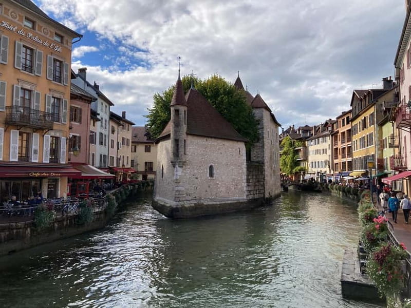 Annecy : Private Guided Tour - The Artistic Evolution of Annecy’s Architecture