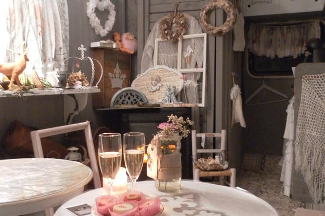 Aperitif dinner in a bohemian caravan - What to Expect During the Evening
