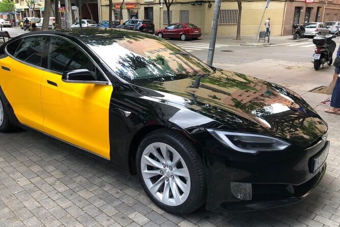 Arrival Barcelona Airport Private Transfer - Vehicle Comfort and Driver Experience