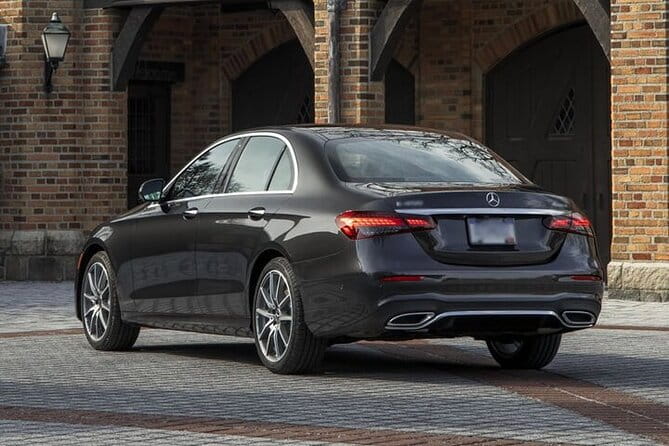 Arrival Transfer by Sedan from Lisbon Airport LIS to Lisbon City - Is this experience right for you?