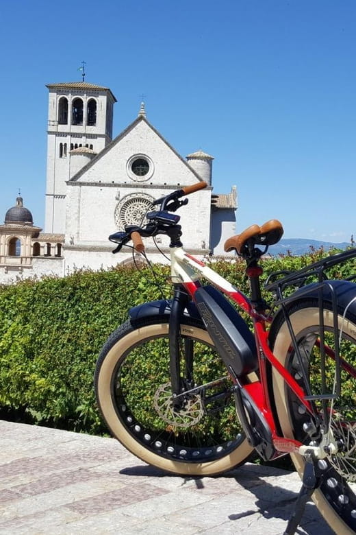 Assisi to Spello Bike & Wine Tour - Discovering Spello: The Pearl of Umbria