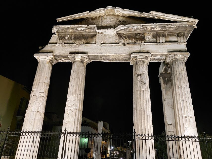 Athens: City Highlights Nighttime Walking Tour in Spanish - The Practical Side: Logistics and Value