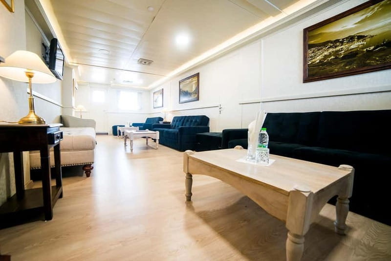 Athens: VIP Swimming Cruise to three islands - Who Is This Tour Best For?