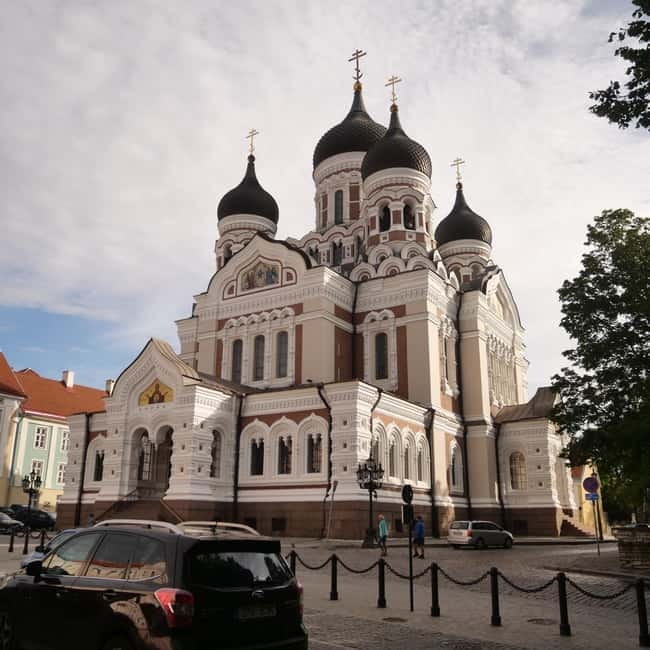Audio Tour of the Toompea Hill (Cathedral Hill) in Tallinn - Practical Tips for a Smooth Experience