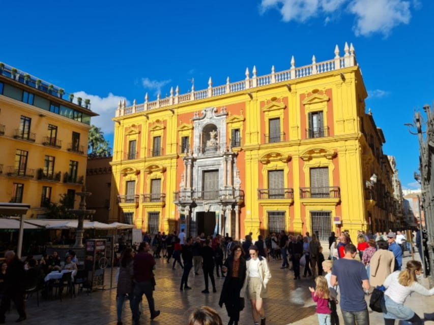 Audioguide City Walk Malaga for cruises (German & English) - Who Will Love This Experience?