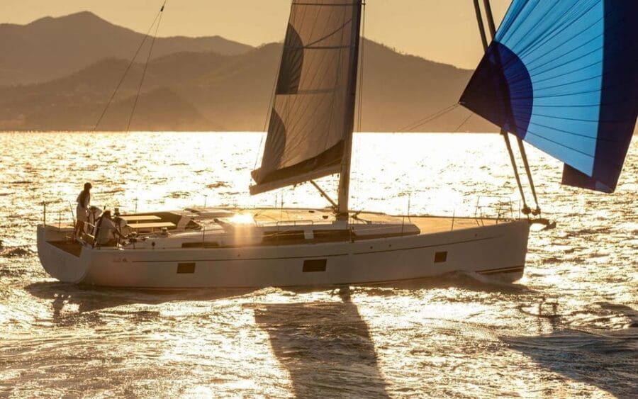 Autumn Cyclades: 7-Day Sailing Trip on a Luxury Yacht - The Yacht & Crew: Comfort and Expertise