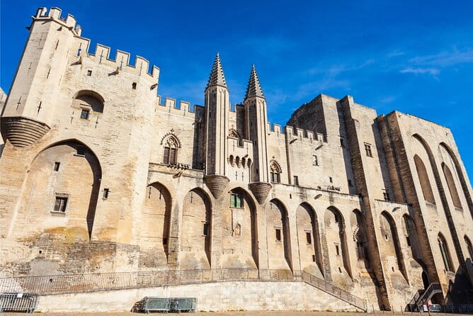 Avignon Scavenger Hunt and Sights Self-Guided Tour - Detailed Breakdown of the Itinerary and Sights