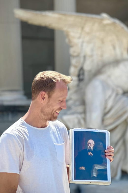 Barcelona: Cemetery Tour - Gothic Graves & Local History - Discovering Montjuic Cemetery: An Insider’s View