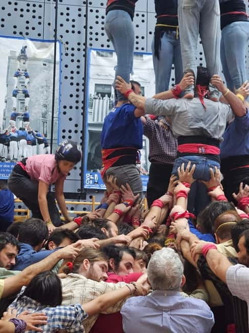 Barcelona: Craft Beer Tasting & Castellers Experience - Exploring Gràcia: The Heart of Authentic Barcelona