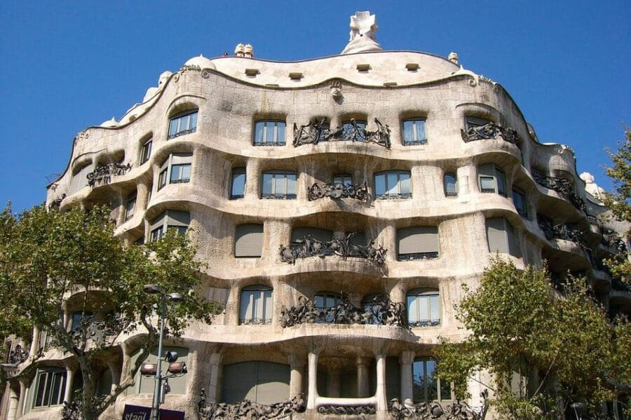 Barcelona: Electric scooter tour Gaudi and Gothic route - Exploring the Parc de la Ciutadella