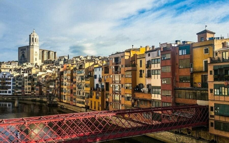Barcelona: Girona Private Day Trip with Local Guide - Lunch and Free Time in Girona