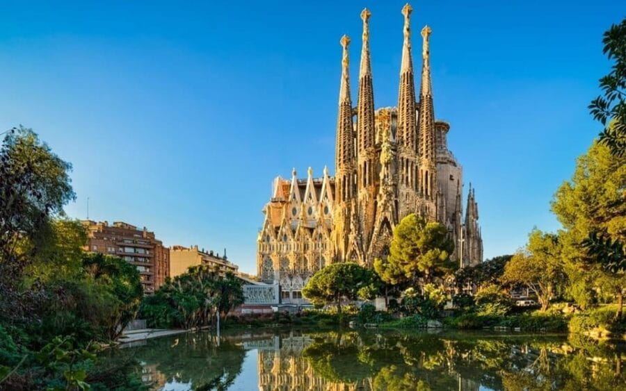 Barcelona: Private Half-Day Sightseeing Tour with a Local - The Practicalities: Logistics, Cost, and Experience