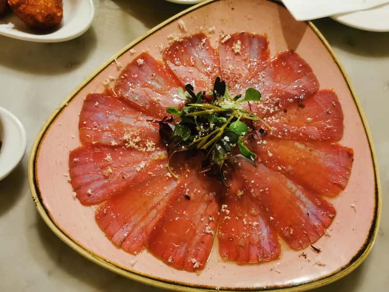 Barcelona: Tapas and Wine at the Hidden Bodegas Experience - What Makes the Food and Wine Stand Out