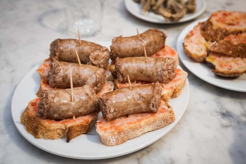 Barcelona: The Ultimate Local Tapas & Drinks Food Tour - Who should consider this tour?