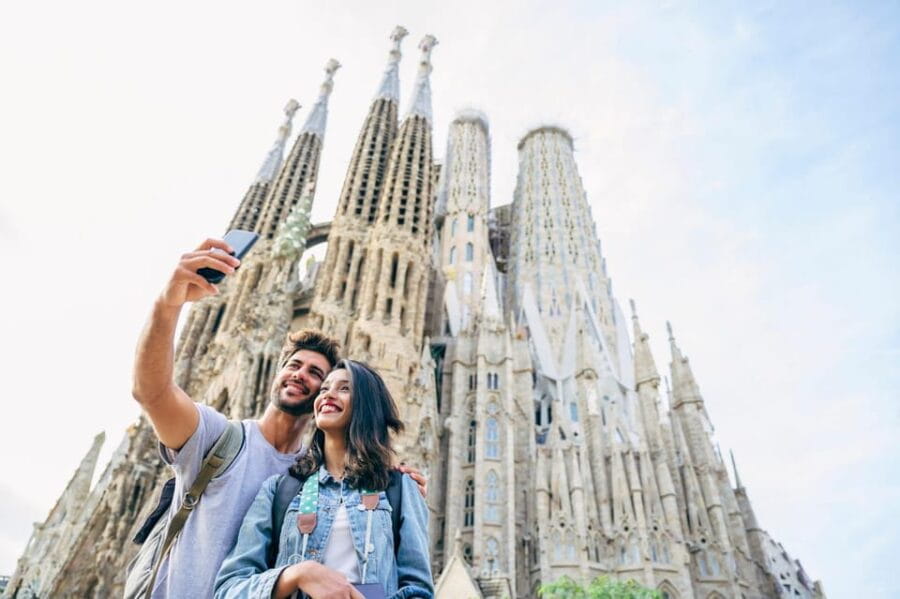 Barcelona: Tickets to Sagrada Familia, Romans & Jewish Tour - Who Will Appreciate This Tour Most?