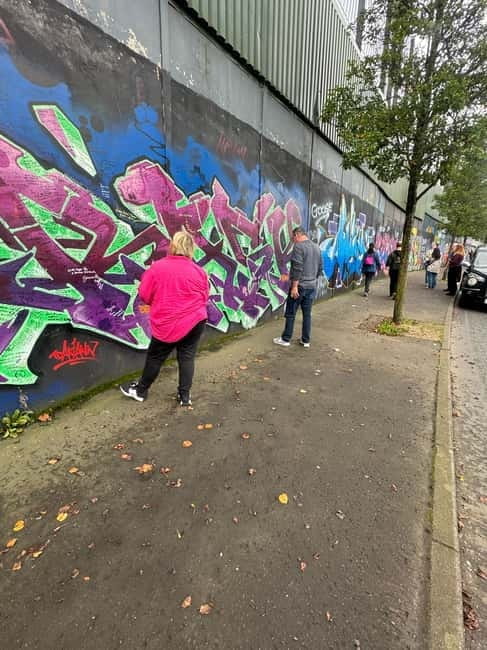 Belfast: Peacewall and Political History Black Taxi Cab Tour - Exploring the Shankill Road: Unionist Pride and Murals
